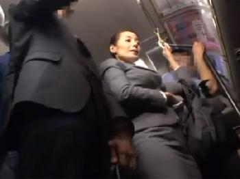 お仕事帰りの美女会社員が痴漢されて→お返しとばかりにペニスに鬼奉仕