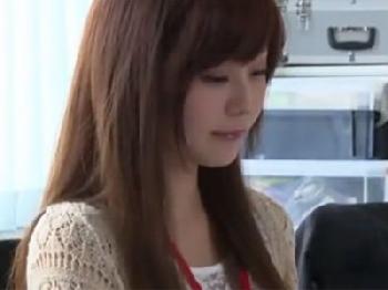 スタイル抜群な美女会社員が無慈悲なゴム無し挿入で股間の穴に直接射精され悶絶