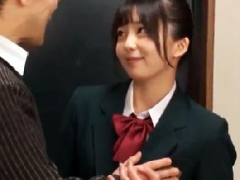 仕事の電話中にパパの肉棒に貪りつきリビングで近親SEXする女子校生娘