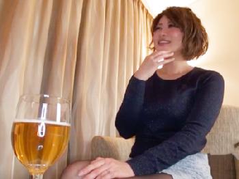 性的欲望が爆発寸前な爆乳人妻が他人棒挿入されマジヨガり→肉感ボディをハードピストン!!