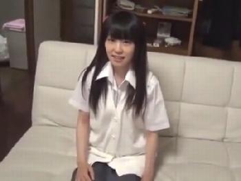 パイパン童顔娘に濃い精液コンドーム非装着で孕ませ交尾