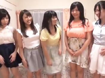 ボイン女子大生達と王様ゲームで避妊具未装着で膣内射精し放題の逆ハーレム乱交