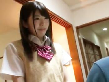 年頃の姉にムラっときた弟が玄関でお姉ちゃんを犯すW