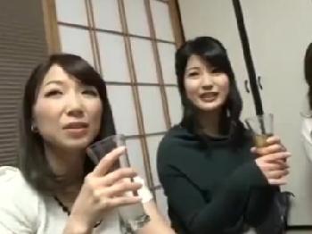 人妻会社員の合コンで即挿入おまんこ内射精する有名男優たち