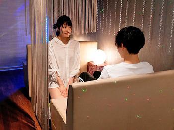 何度も奥までねじ込まれ連続ピストンにガクアクメする風俗嬢