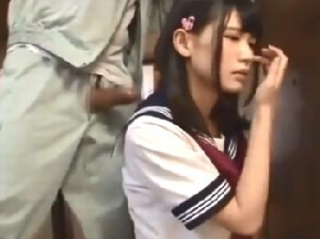 パイパン女子校生が自宅にやって来た修理業者に強制的に挿入され悶絶W