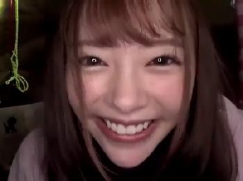 雪山で遭難した男女が裸で温め合いながら睦み合う性行為