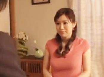 とても綺麗な人妻に精液付きランジェリー渡した結末