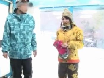 ミニ系素人が性的マッサージで昇天→逃げ場もなく膣内射精