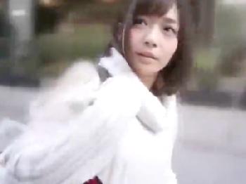 素股だけの約束がペニス挿入されオメコ内での直接射精までキメられる素人娘