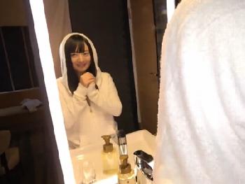 アイドルのような美少女女子校生と一晩かけて様々な体位でハメ撮り