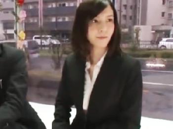 外回り中の先輩女性社員と部下をナンパしてマジックミラー号に連れ込み謝礼を渡して性交する様子を盗撮W