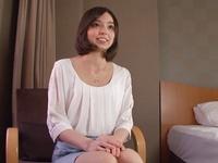 ハーフの素人人妻が貧乳晒して他人棒の感触に背徳絶頂!!