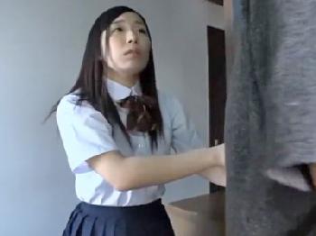 女子校生の自宅に押し入り性的暴行→一部始終をネタに性奴隷にしたクズ男