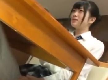 クズ中年男が女子校生の穴を親の眼の前でぶち抜き婦女暴行!!