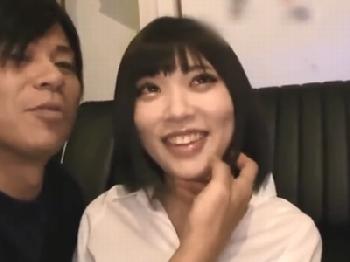 クラブでナンパしたゆるかわ女子大生を自宅に連れ込み3P!!