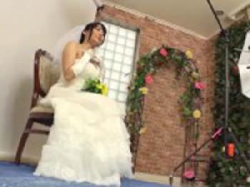 ウェディングフォトを撮影しに来た花嫁に媚薬を盛って寝取られSEX!!