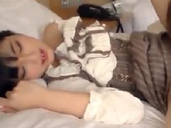 見た目清楚だけど中身は猥褻!!ギャップ萌え素人娘に顔面射精