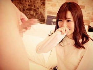 お金の為に先輩のオナニー鑑賞→火が点く素人女子大生