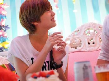 20歳を迎えたボーイッシュ美少女が初体験のお酒に飲まれてトロ酔い性交