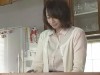 巨乳母娘が借金取りに強引に犯され性的暴行でマジ喘ぎW