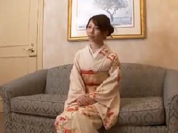 着物の似合う和風美女を口説き落として全力の性交→綺麗なお肌に精液ぶっかけ