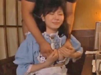 胸を強引に揉めばすぐムラっとくる尻軽お姉さんに思う存分顔面射精