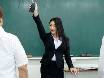 タイムストップアプリを手に入れた若い男子に目が無い女教師