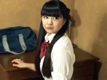 実の娘にムラっときた父親が耐えきれずに寝込みを襲って近親性暴行