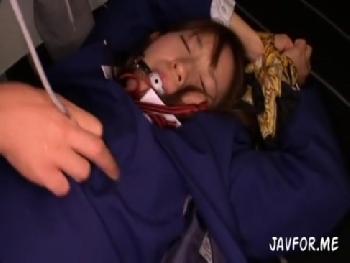 美乳女子校生を監禁拘束して性的暴行する卑劣な性行為