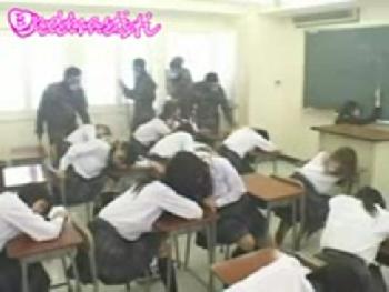 キチガイ集団が睡眠ガスで学校中の女子校生を眠らせ順番に性的暴行膣内射精していく