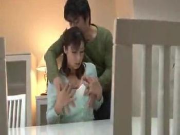 体液絡ませあうザーメン中出し近親SEXから抜け出せない巨乳熟女・宮部涼花