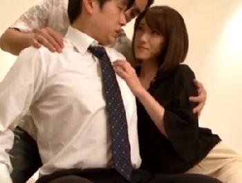 DQN男と一緒にきた痴女は全身刺青女!!淫らに体を揺らして絶頂3P