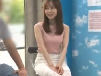 クズ整体師に彼氏の前で性的マッサージされた巨乳素人