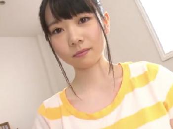 ムチッとした官能的な肉体の美少女の迫力のある巨乳でパイズリ抜き