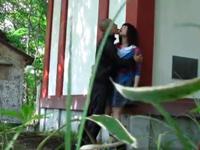 人気のない神社裏で青姦する田舎のカップル盗み撮り