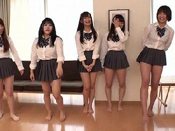 生まれてから人生初めて金蹴りを行う美少女たちの反応がこちらですW