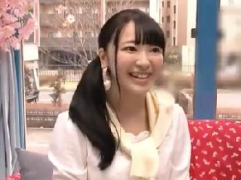 新春に素人お姉さんがマジックミラー号で甘く激しい交尾→避妊具未装着で膣内射精に茫然自失