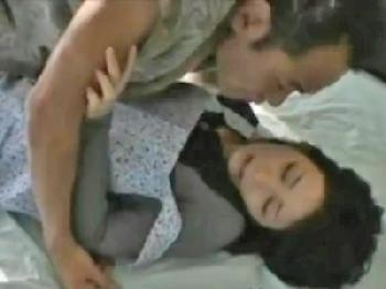 義理のお父さんに押し倒され強引に犯されるとても綺麗な若妻