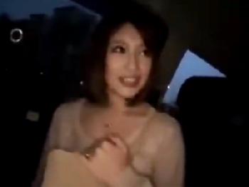 夜の街でナンパした素人の美麗人妻を口説き落としてホテルでハメ→精液ゴム無し孕ませ射精