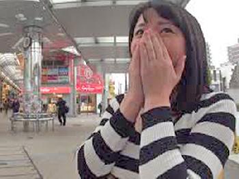 ご無沙汰な素人人妻がチャラ男に軟派されて不貞交尾