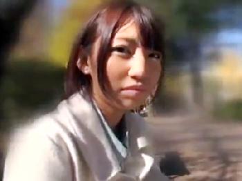 11人分の特濃精液を顔面で全て受け止めるスレンダー美女