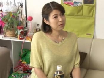 性的欲望が暴走寸前な四十路人妻をナンパ連れ込み性行為!!