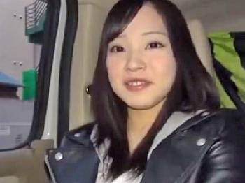 海の家でナンパした水着素人2人を連れ込み→隣から聞こえる友人の喘ぎ声で発情