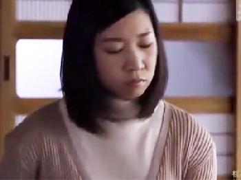 借金のカタにされみんなの前で犯される巨乳人妻