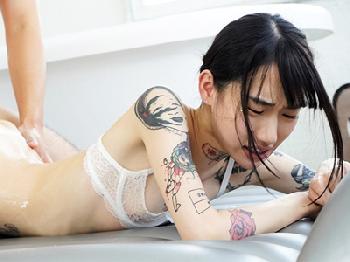 マットヘルスに行ったら隣家の高慢な美貌の人妻が登場!!弱みを握ったので本番を強要して非道徳的な膣内射精