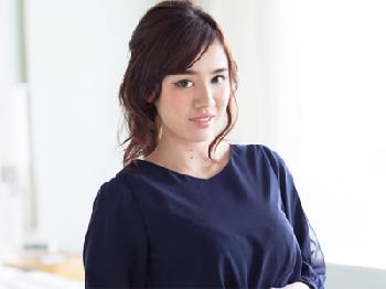 色白の天然巨乳お姉さんがハードピストンピスにおっぱいをプルンプルン揺らして陶酔エクスタシー