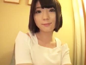 家事のストレスや夫とのSEXに満足していない若妻が初めて会った男にワレメ内部へ直接射精を許すW