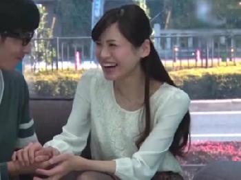 石原さとみ似の美女が優しく解説しながらチェリーボーイを筆おろし