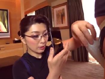 えげつない隠語をブチかましながら色情狂種付け交尾するメガネ熟女